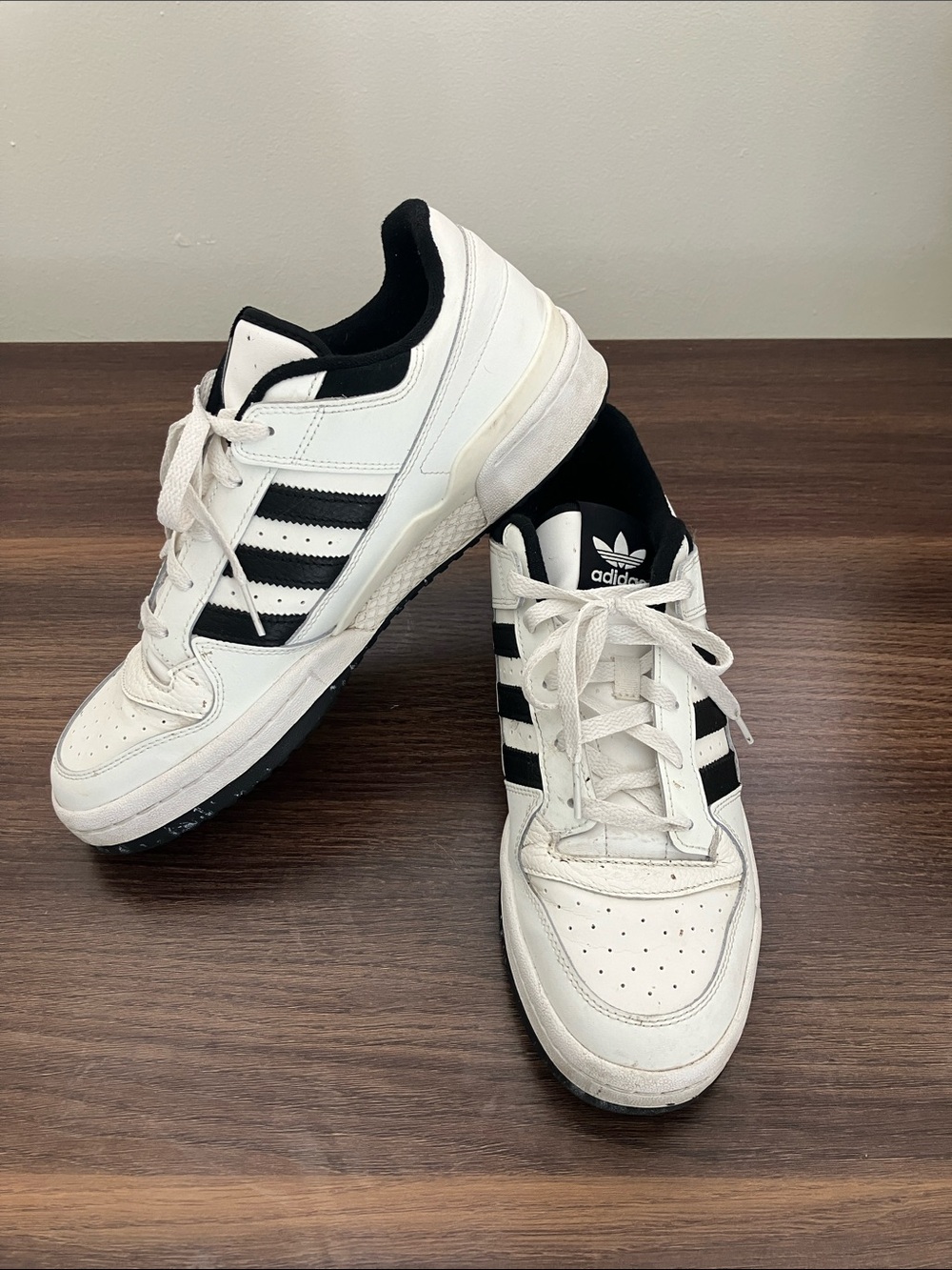 Adidas Forum Low CL Sneakers